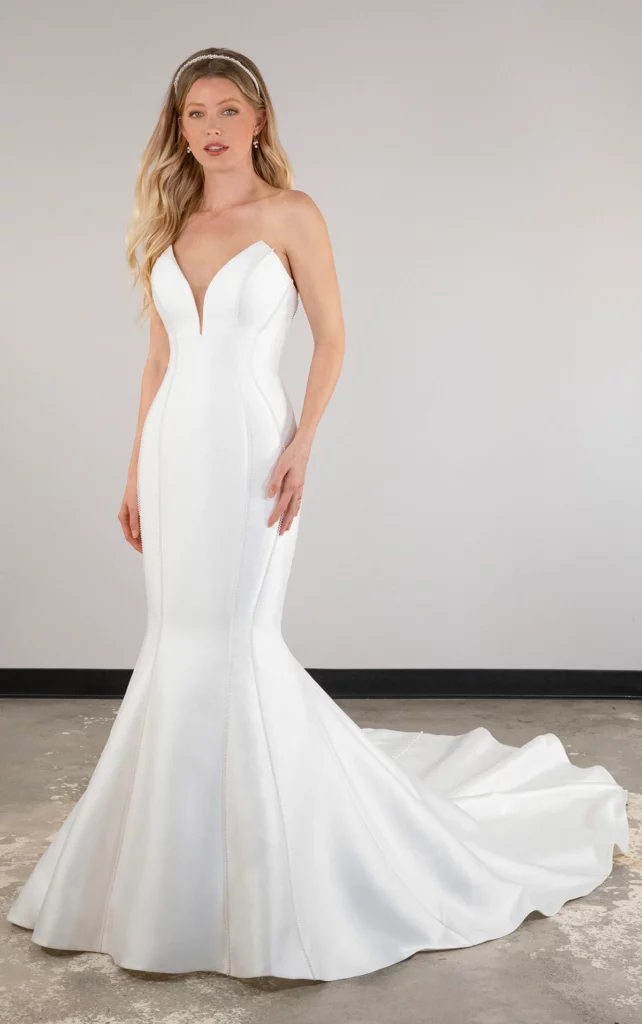 formal & gown festive dresses for women Buy Black Glitz and Glam Partywear Gown for Women main image 1